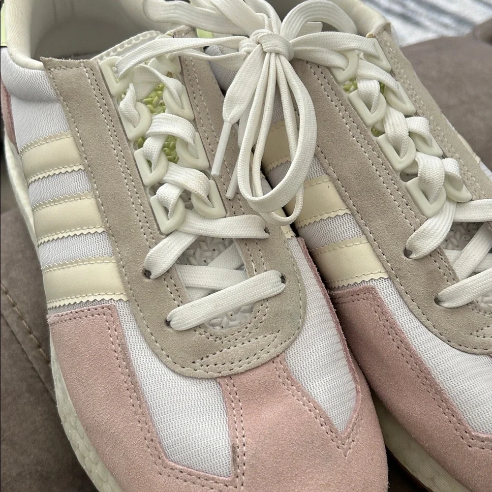 Adidas Women's Retropy E5 size 11